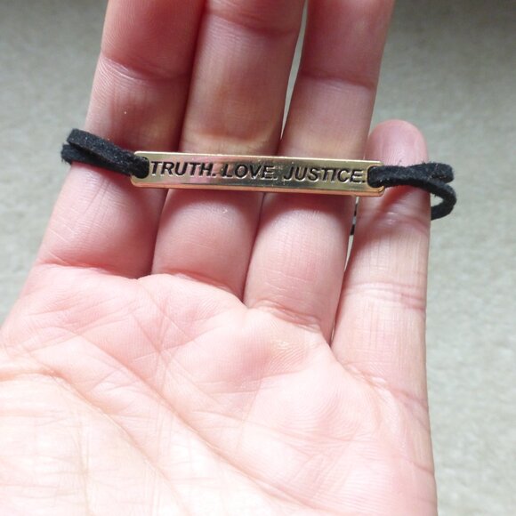 Lot of 3 DC Comics Wonder Woman bracelets - Picture 3 of 7